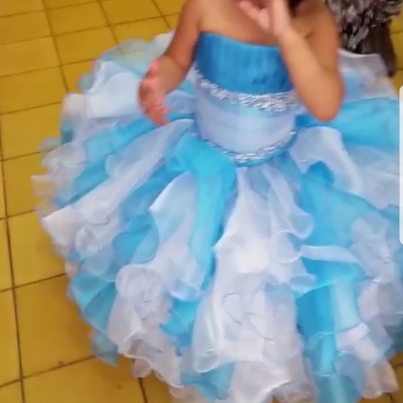 Dress 4T to 5T - Picture 3 of 3